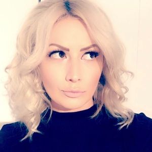 Meet your Posher, Una